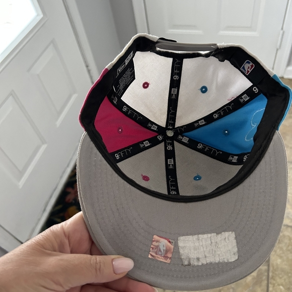 New Era 9Fifty Chicago Bulls Snapback - Picture 9 of 17